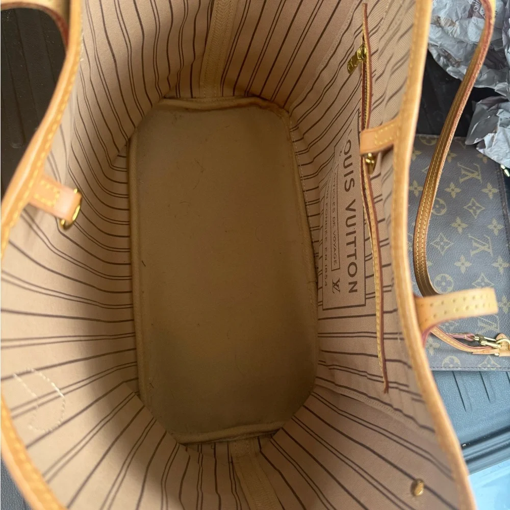 Authentic Louis Vuitton Neverfull MM - Picture 14 of 15